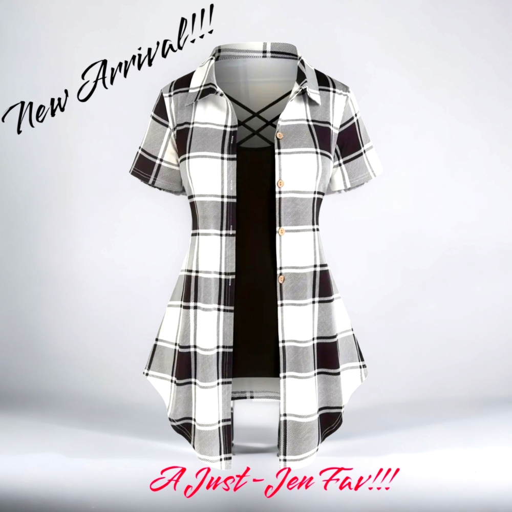 NWT!! Trendy Black and White Plaid Outfit with Black Cami Tank Top!!๐คโ ๏ธ๐ค - Picture 2 of 16